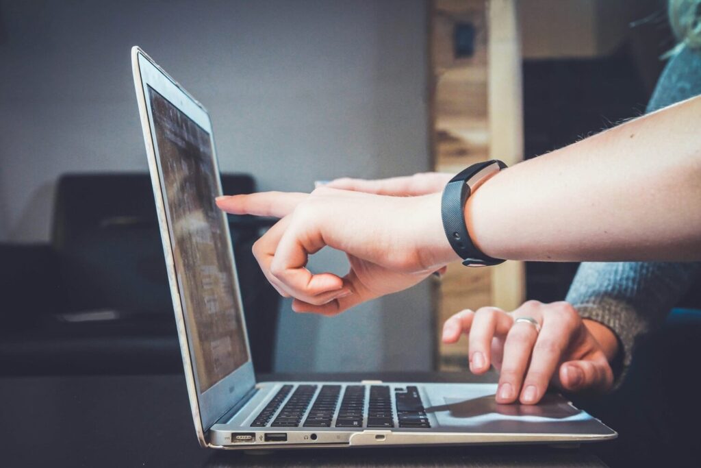 Manual Niche Blog Commenting